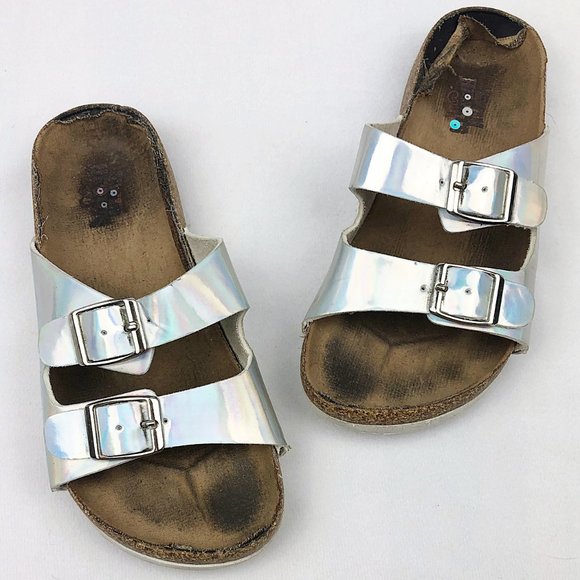 3/$20 Twin Hearts Iridescent Metallic Cork Sandal - Picture 2 of 8